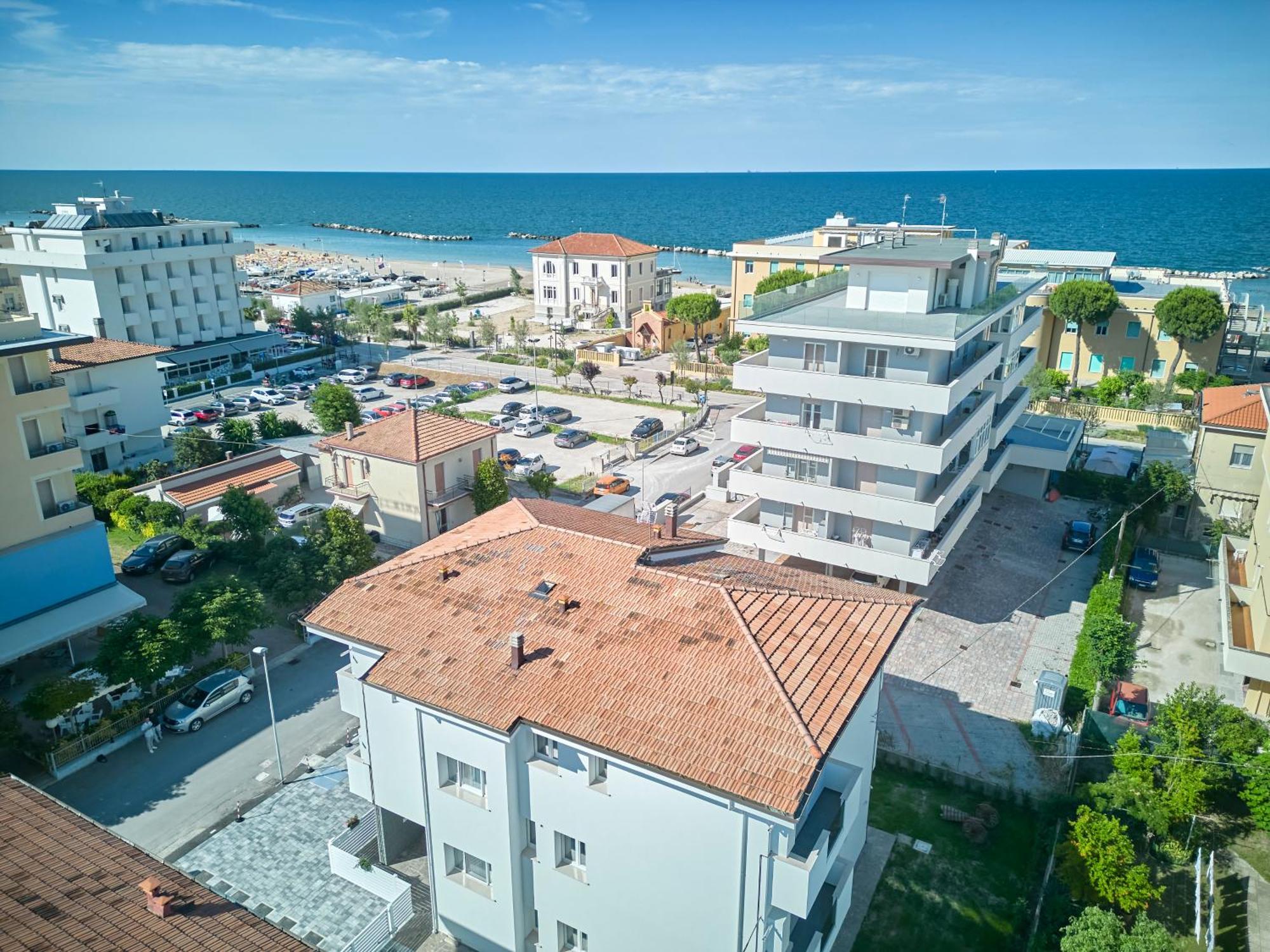Villa Borghesi Suites Fronte Mare Rímini Exterior foto